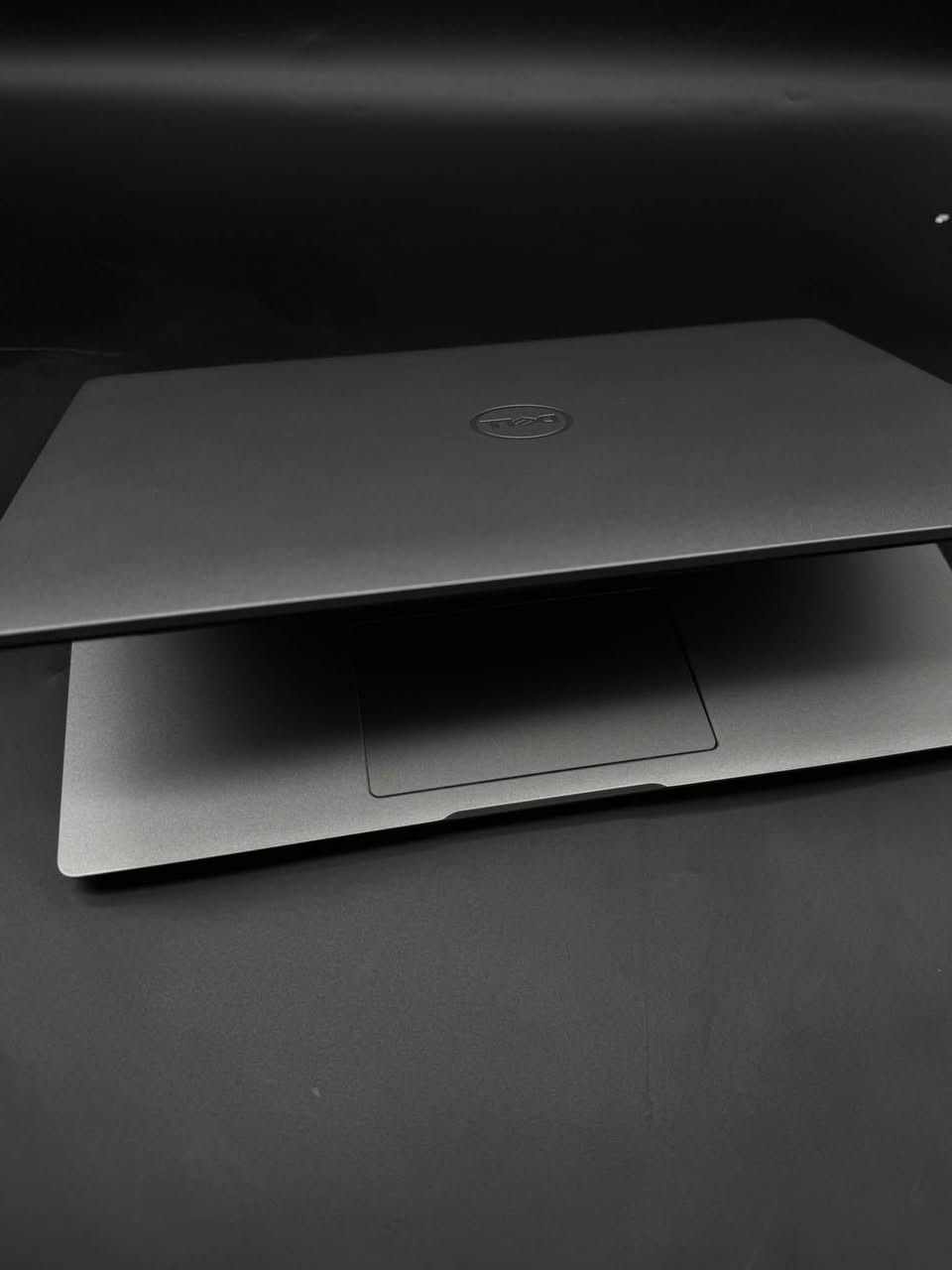 ✨ Dell Latitude 5420 🔥
(أداء قوي جداً مع معالج i7 جيل حادي عشر، خفة وزن، وقوة تحمل عالية)
🔥 سعر فرصة ومحطوم.. ما راح تحصله بأي مكان ثاني! 🔥
إذا تبحث عن لابتوب حديث ومثالي للدراسة، الأعمال المكتبية، والتنقل المستمر بأداء سلس بدون أي تأخير:
✅ المعالج: Intel Core i7-1185G7 (الجيل الحادي عشر - قوي وسريع جداً بسرعة تصل لـ 4.80GHz)
✅ الرام: 16GB DDR4 (لتعدد مهام سلس وتنقل سريع بين البرامج)
✅ التخزين: 256GB NVMe SSD (إقلاع خارق للنظام وسرعة عالية بتشغيل الملفات)
✅ كارت الشاشة: Intel Iris Xe Graphics (أداء ممتاز للمونتاج الخفيف، التصفح، والإنتاجية)
✅ نظام التشغيل: Windows 11 Pro الأصلي
✅ التصميم والمتانة: من فئة Latitude الفاخرة، هيكل متين، خفيف الوزن، وبطارية ممتازة مناسبة للعمل الطويل  
📥 للطلب والحجز لمعرفة السعر التفصيلي، يرجى مراسلتنا على الخاص (Inbox) أو الاتصال بنا.
📞 يتوفر لدينا كافة أنواع اللابتوبات بسعر مناسب أمريكية المصدر استيراد خاص فقط حصراً: ⁠***********

نص مكتوب في الصور:
- System > About
- WIN-6SGG6LKPIE2
- Latitude 5420
- Device specifications
- Device name WIN-6SGG6LKPIE2
- Processor 11th Gen Intel(R) Core(TM) i7-1185G7 @ 3.00GHz 1.80 GHz
- Installed RAM 16.0 GB (15.4 GB usable)
- Device ID 4FBA6E31-3342-4B59-8AD7-E84D20237057
- Product ID 00330-54174-30769-AAOEM
- System type 64-bit operating system, x64-based processor
- Pen and touch No pen or touch input is available for this display
- Related links Domain or workgroup System protection Advanced system settings
- Windows specifications
- Edition Windows 11 Pro
- Version 24H2
- Installed on 8/2/2026
- OS build 26100.2033
- Search