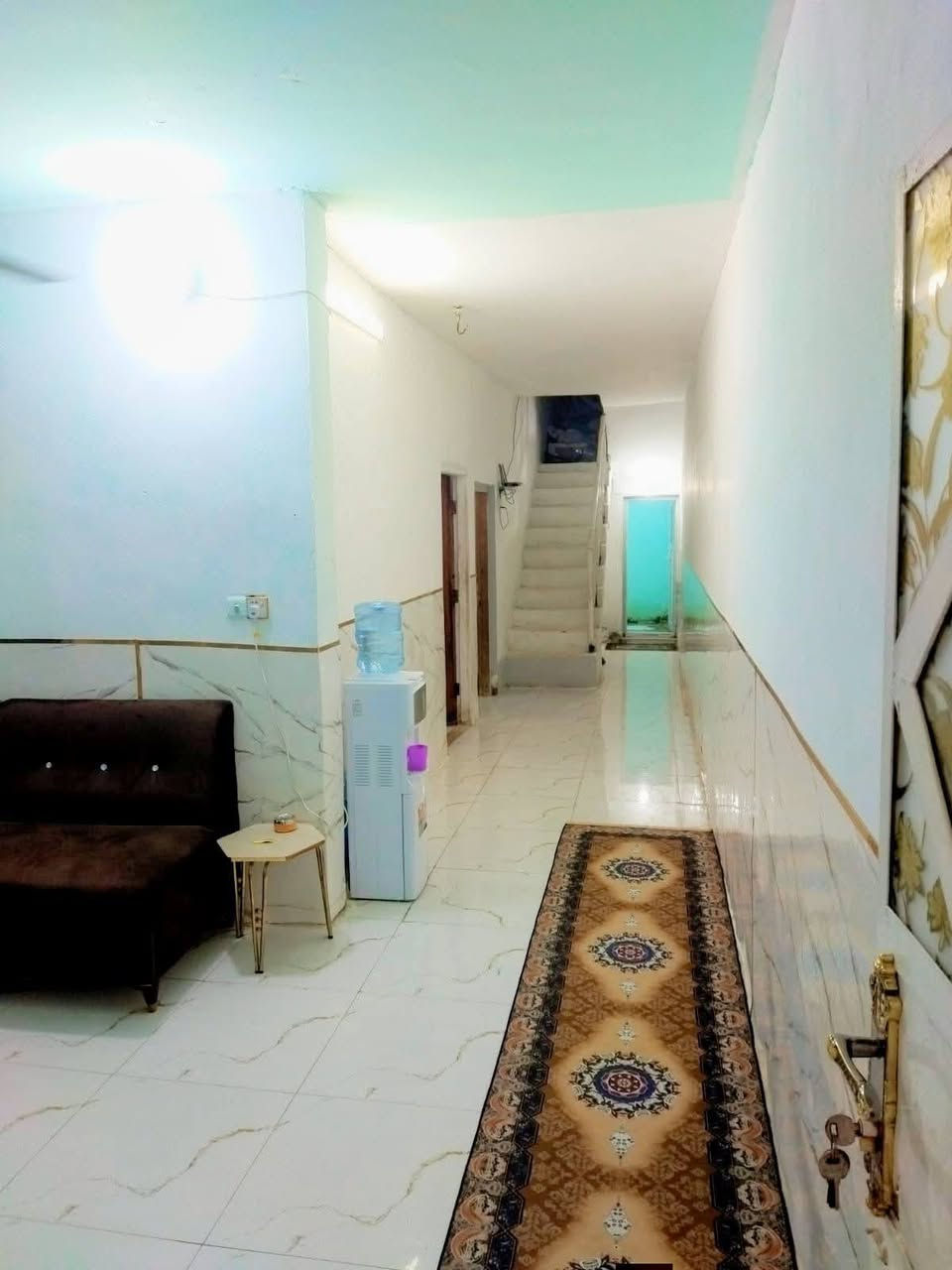 يا الله بيت للبيع 120
 سعر 33معه مجال 

 2غرفه نوم صاله مطبخ ستقبال صحيات داخل او خارج

بناء بلوك صب مسلح 

خدمات كامله مدرسه اهليه او حكوميه 

 العنون نجف الاشرف مقابل قرية الغدير الاولى شارع الصب 
للستفسار اكثر ***********
