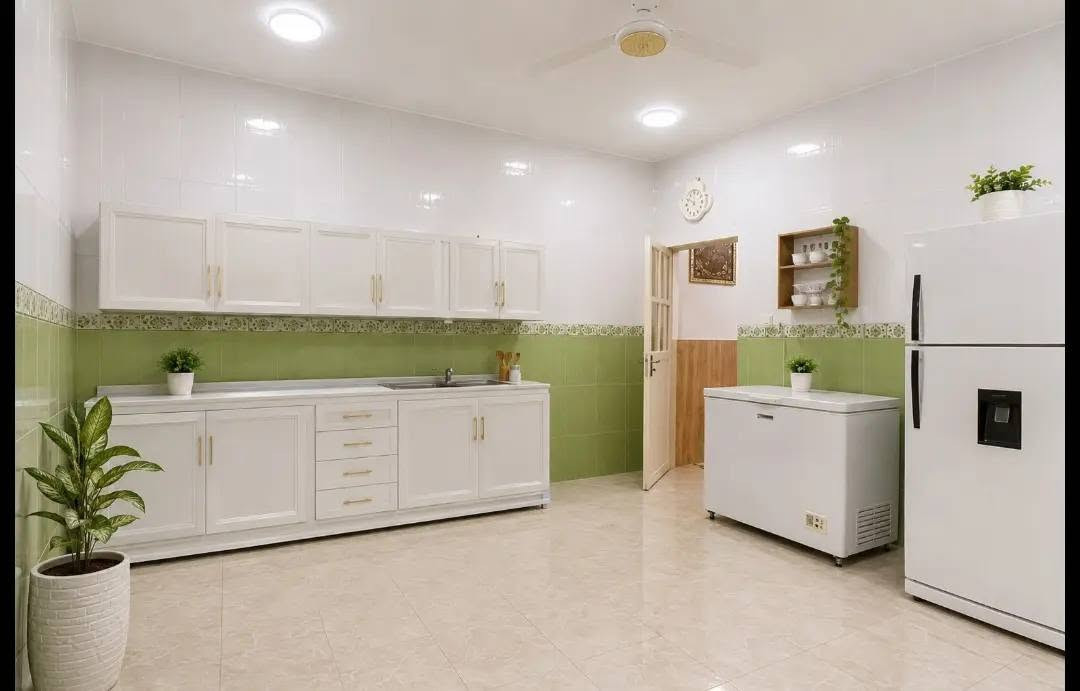 *🏡🔥 فرصة ذهبية استثمار + سكن + زراعي 25 🔥🏡*
*📍 الموقع: واسط - الصويرة - حي الجهاد - مجاور معمل الثلج الطائي مباشرة*

*📐 تفاصيل العقار:*
- *نوع السند:* زراعي 25
- *المساحة الكلية:* 1 دونم = 2500م² ✅
- *مساحة الدار:* 360م² طابقين 🏠
- *مساحة الحديقة:* 500م² 🌳  
- *المتبقي:* 2 معارض تجارية على الشارع 🏪🏪

*🏠 مواصفات الدار:*
*الطابق الأرضي:* 
استقبال فخم + هول + صالة واسعة + مطبخ + 2 غرفة نوم + حديقة كبيرة

*الطابق الثاني:* 
3 غرف نوم

*⭐ المميزات:*
- سند زراعي 25
- موقع حيوي وتجاري 100%
- يصلح سكن وعمل بنفس الوقت 
- قريب على معمل الثلج الطائي

*📞 للجادين فقط اتصل الآن:*
`***********`  
`***********`

#عقارات_واسط_الصويرة #زراعي25 #للبيع #حي_الجهاد #دونم
