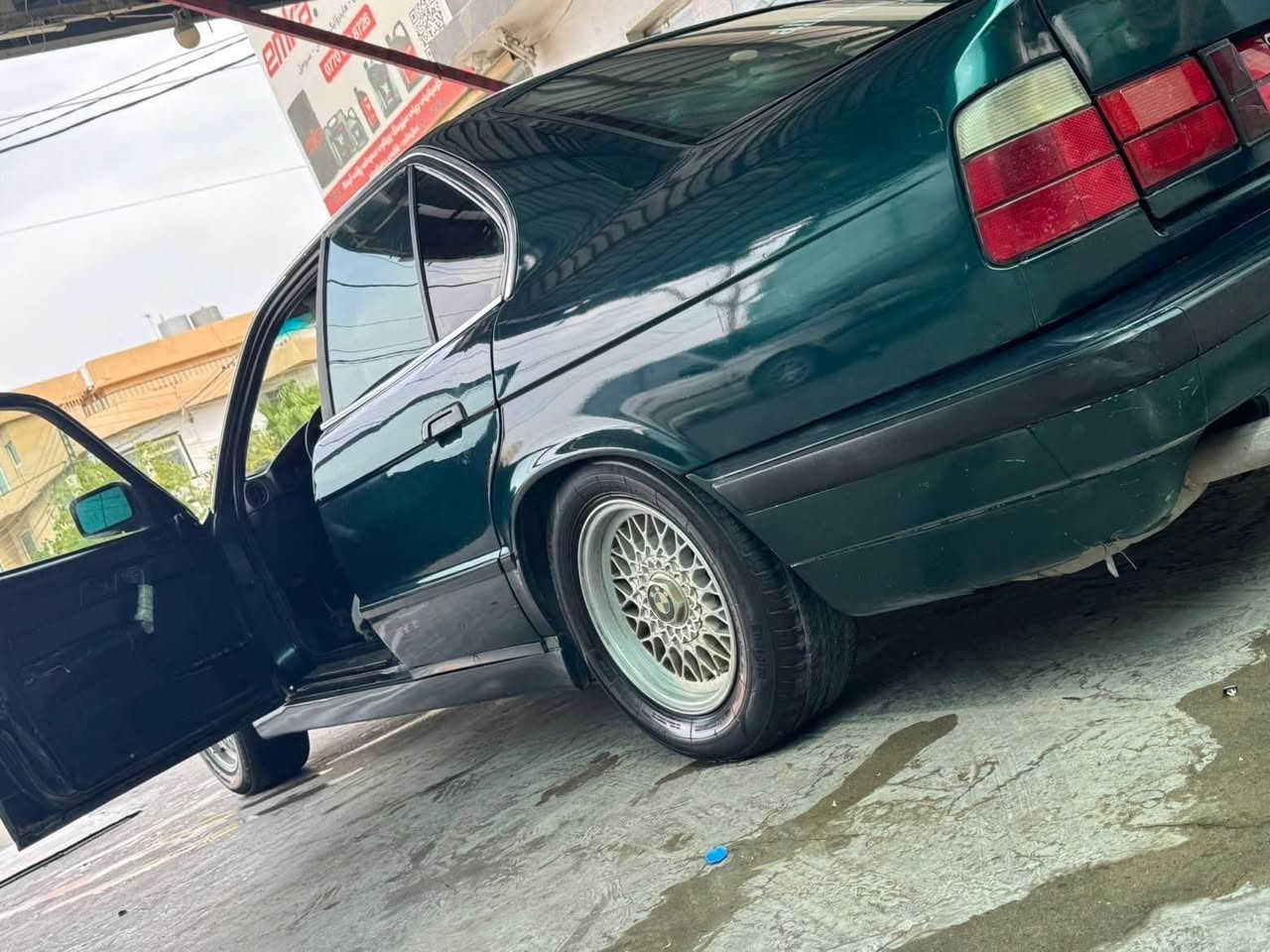 Bmw 1994  520 گێڕعادی  بێدەعم بێلێ دران تەبرید ساردوو گەرم گێڕوو مەکینەبەشەرت ڕەنگی سەوزی تێر ماشەڵا زۆرجوان ماوەتەوە سەنەوی جنوب گیر مەکینە ئەکسل تەبرید کارەبایی هەموو گیانی بەشەرت 
***********
نرخی ٢٨ گەلاو مەجال شوین سلیمانی السليمانية, العراق
