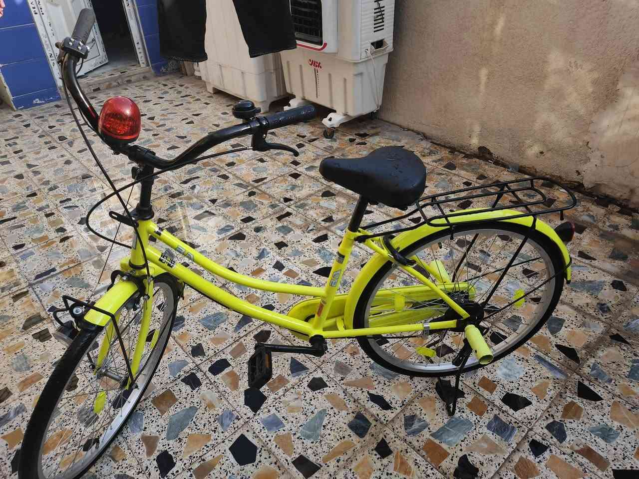 سلام عليكم عندي بايسكل للبيع حجم24نضيف سعر150بس مجال حك جيه  مكاني لعماره  جمعيات نهايت شارع عشرين رقم ***********
