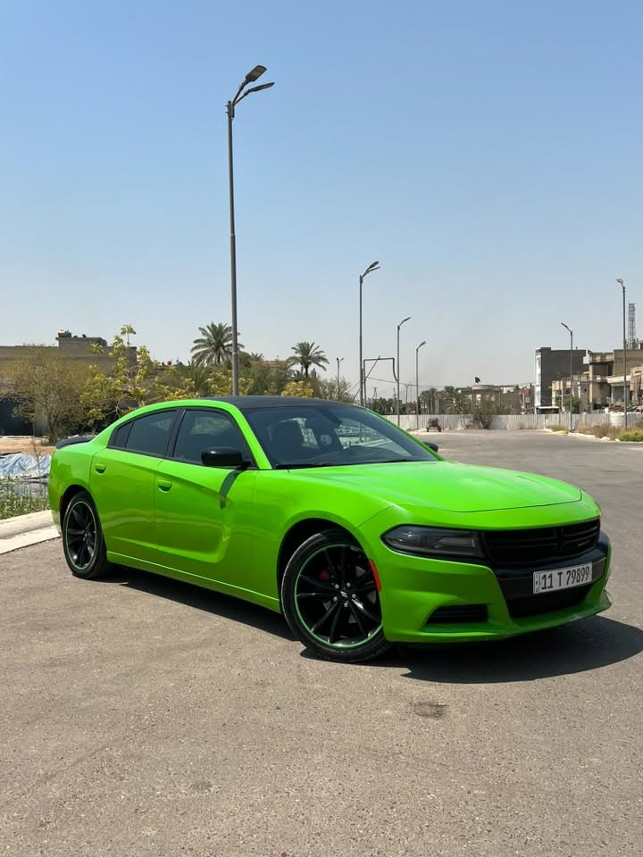 السلام عليكم البيع جارجر SXT الون مميز السعر 193 او بيها مجال تفاحي🍏  بلادي مديل 2017سيارة ماشية 73 جديدة كير محرك مكفول تخم تاير صدر جديد تبريد تدفئه رقم بغداد دولي بسمي داخله كلين صور الحادث بل منشور بل عراق باب خلفي صبغ بدون دواخل مكان السيارة بغداد ***********خاص مغلق 🔏
