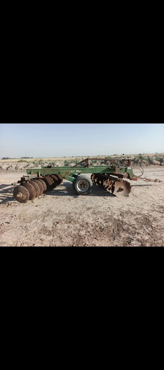 للبيع دسك وفدان جاهزات للشقل بس الدسك بيه بنجر المكان واسط ناحية سيد الشهداء السعر 7 وبيهن مجال للشراي 

***********
