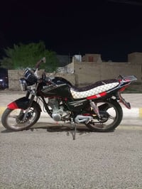 هيوشه • اسود • نضيف