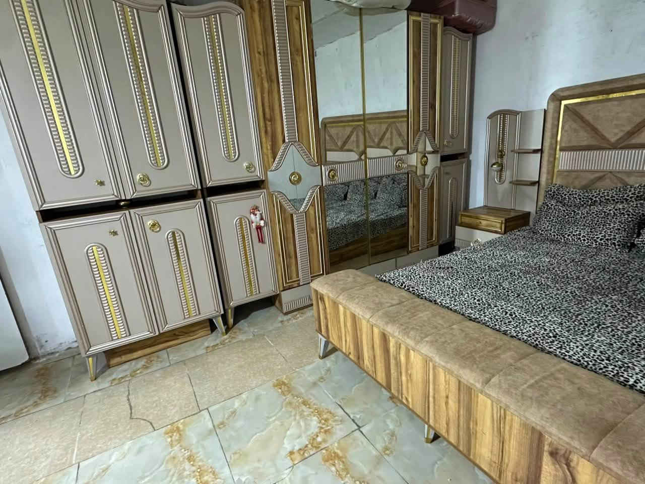 نضيفه • غرفه اخشاب