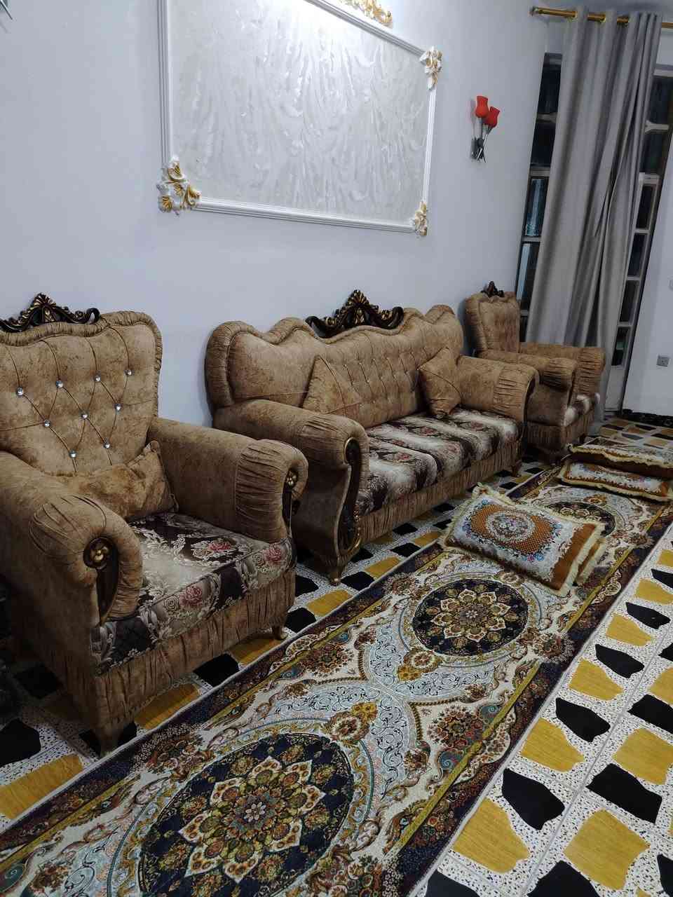 تخم رئاسي خمس قطع جديد بمعنى الكلمة لا كسر لا شي سعرة هم حلو سعرة ب 600و بي مجال الاستفسار ***********
