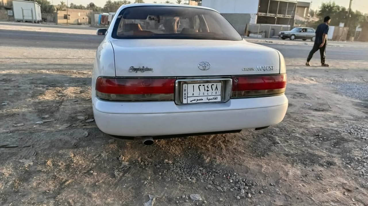 سلام عليكم سياره بطه موديل92 مكينه كير حداديه تخم تاير كهربائيات تبريد ثلج سنوي 27رقم قادسيه تحويل ثاني يوم مكفوله من الكص ونقل الجثه والعيب الشرعي سعر 38وبيه مجال قليل حك الجيه ***********
