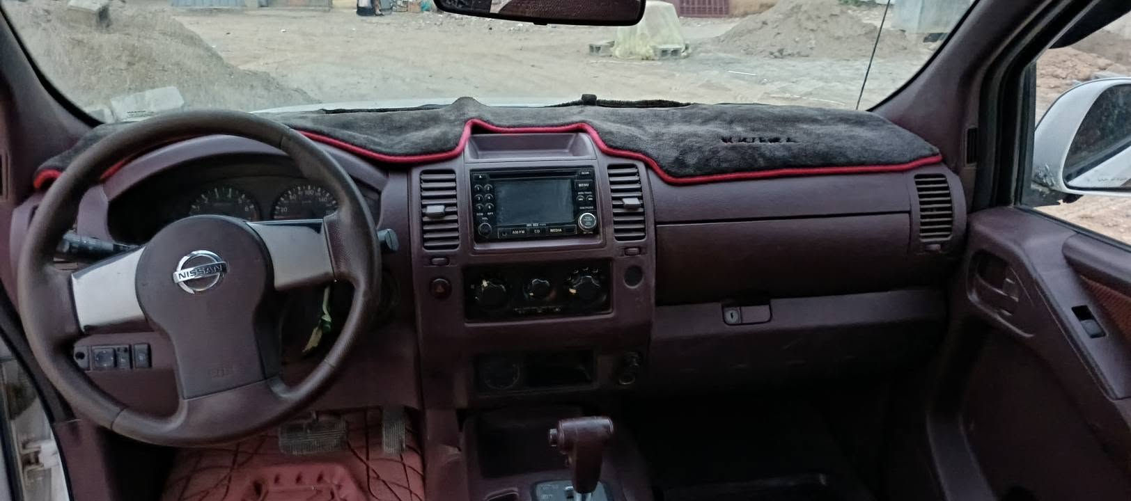 السلام عليكم نيسان موديل 2014 أوتوماتيك كاملة محرك مكفول لا تنقيص ولا تبخير تخم تايرات جدد گشر نضيف تبريد تدفئة كهربائيات الكل شغال مع رفق السونار في المنشور سيارة كاملة مابيه اي نقص تحويل ثاني يوم  للبيع سعر شدة و10 ورقات وبيه مجال لشراي مكاني ديالى بعقوبة كاطون الرحمة قرب تقاطع القدس 
أتصال ***********
