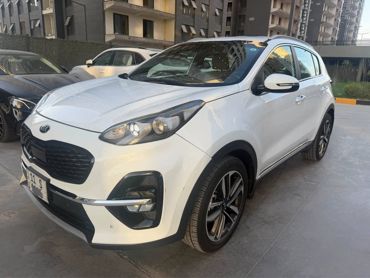 سبورتج  2021 خليجيه الدوليه ( بصمه وكشنين  كهرباء ) بيه صبغ جاملغ  ونصف البنيد  اثر طخه خفيفه وكم رصعه بل قماره اثر حالوب  خفيه الباقي مكفول السياره مكيه وكير جديد مكفوله السعر 16500 وبيه مجال بسيط الرقم *********** بغداد, العراق
