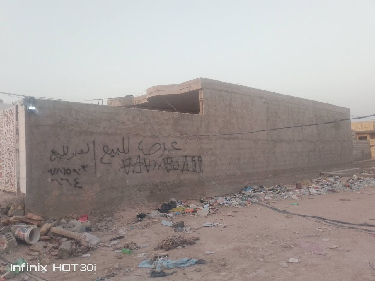 السلام عليكم بيت للبيع بشارع السبيس قرب فلكة المعمل مساحة البيت 200 متر صب فوك وجوى غرفه وصاله ومطبخ حمامات خارجيه استقبال 10+4 ومغاسل خارجی یعنی الستقبال بوحده معزول عن البیت تفاصيل اكثر اتصل ***********
