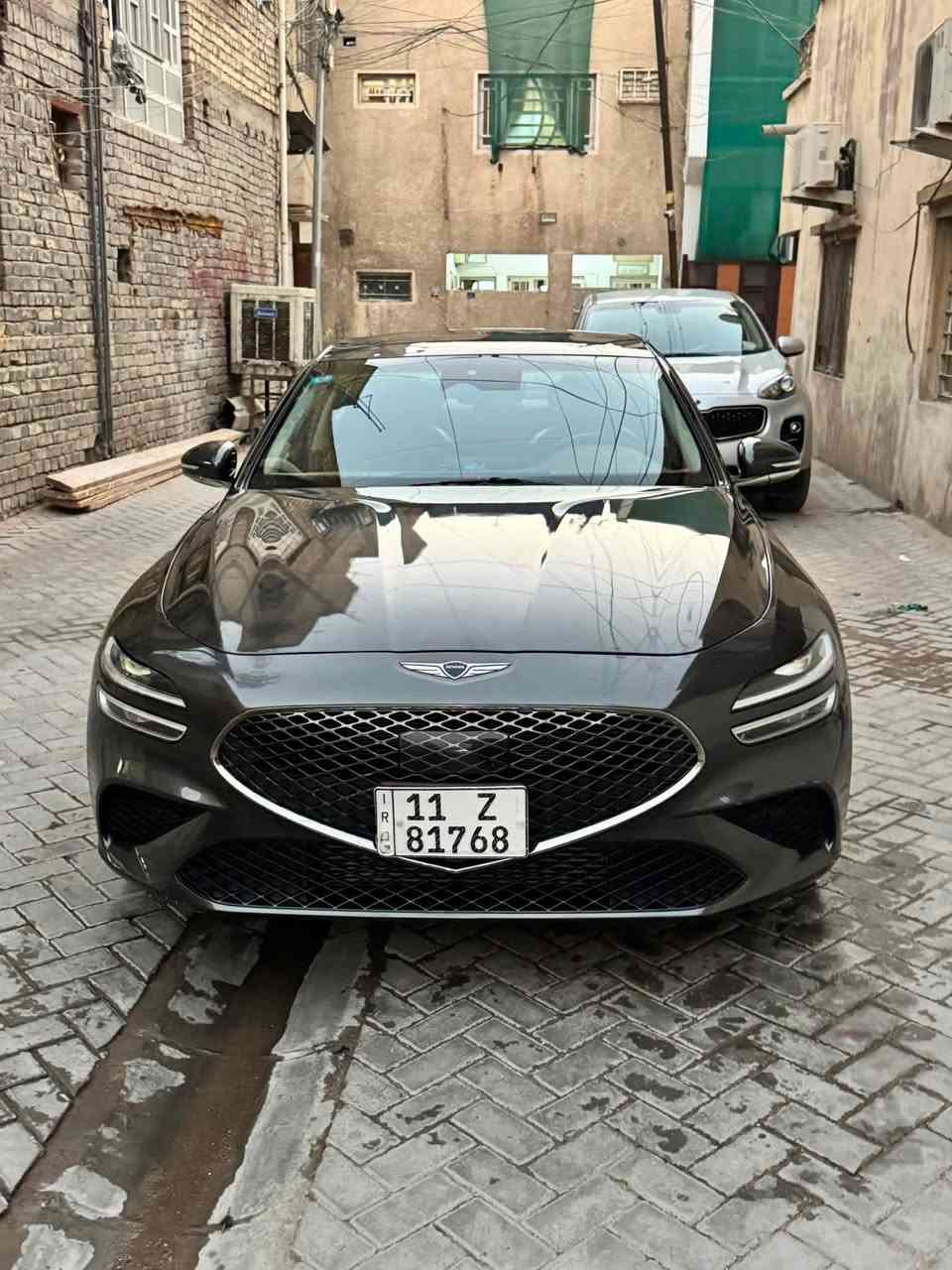 السلام عليكم 
جنسسز  2023  genesis  g70
السيارة ماشية 35 الف   
رقم بغداد بأسمي تحويل مباشر 
مكينة 4 سلندر تيربو 2000 
بصمة +تشغيل عن بعد 
الداخل اسود ملكي 
كشنات جلد كهرباء +تدفئة
تدفىة بالستيرن 
رادار 360 درجة (امامي +خلفي +جانبي )
حساسات (امامي +خلفي )
5وضعيات قيادة 
تحديد مسار +مثبت سرعة
توقف ذاتي عند الاقتراب 
شفتات بالستيرن 
تبريد قطعتين (ثلج)
انارة ترحيب 

الحادث فقط البنيد مبدل ومصبوغ ورصعة  بالجاملغ الخلفي معدلة بارد موضحه بالصور 
شواصي ولغود مكفولة 
ايرباكات طاكة 
ملاحظه (بيها رصعتين مال تحميل بالقماره كلش صغار بالصور موجودة )
مكان السيارة بغداد 
***********

السعر 205
مستعجل على البيع
