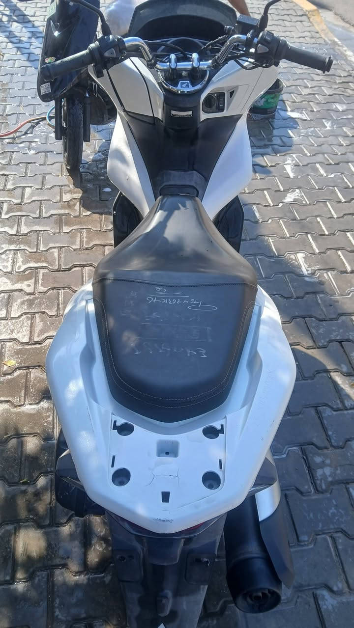 جيل الثالث Pcx
موديل 2020 ياباني وارد كوري 
كهربائيات كلها شغاله 
كلجات 
ومكينة خرسة 
حساس ازدحام A
تدفئة باليدات 

بغداد الحسينية / ***********
السعر 14
