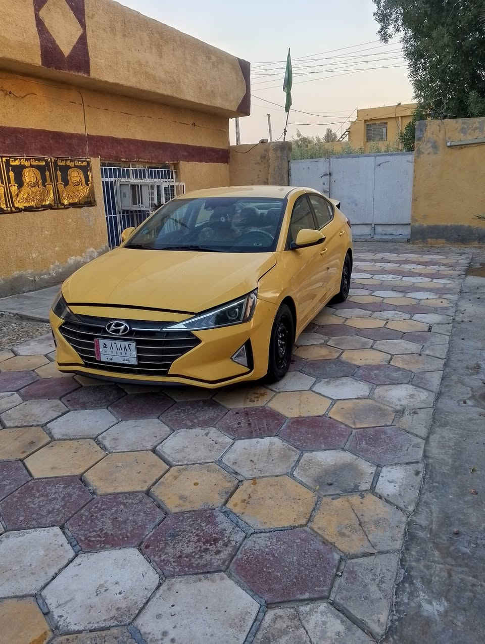 سلام عليكم النترا للبيع
موديل 2020 سياره خير من الله جديده 
سياره مال خط ما مشتغل بيه 
ماشيه 99 حقيقي
حادثه بس دعاميه اماميه 
السعر/ 135 وبيه مجال للشراي 
سياره تحويل ثاني يوم
المكان/ بغداد حي البتول الجسر الفرنسي 
الرقم /***********
