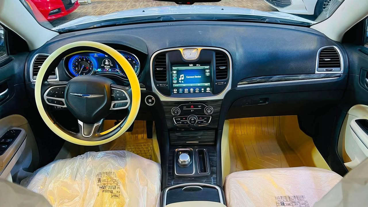 🔴 يتوفر لدى معرض و مزادات الرياض

- كرايسلر 300 ( اوباما )

(CHRYSLER 300  )

-موديل : 2018
كتاب ضباط مرقم ميسان  

اللون : أبيض

المشي : 84,800 ميل

المواصفات : 

- 6 سلندر محرك 3.6L
   
- تدفئة المري
-كشنات مخمل 
-كراسي خزن ميموري 
- 2 قطع تبريد 
-سايد بريك ميكانيكي قدم 
-نظام تحديد مسار 
- مراة نقطة عمياء  
- مصابيح اماميه اصفر
- شاشة كبيرة مع نظام ملاحة
- تحكمات ستيرن  
- نظام ترحيب 
- دخول ذكي بصمة 

 

🛑الحادث : 

- كما موضح في الصور   

العنوان : ميسان / العمارة 
الكفائات مقابل دائرة الوقف الشيعي 📍

للاستفسار : 

***********-

***********- عمارة, ميسان
