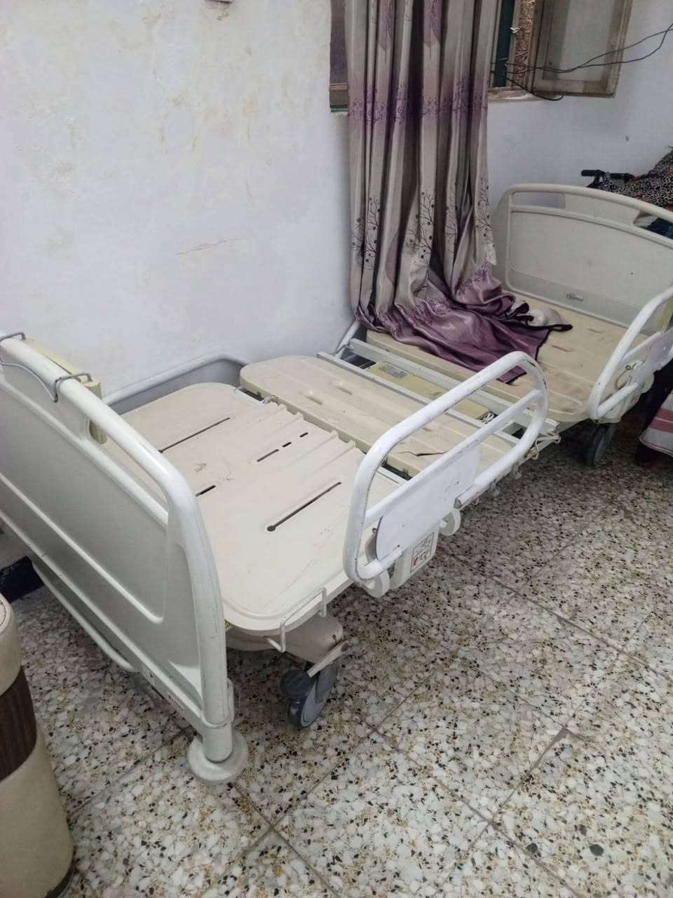 سرير مال مال مريض. البيع ***********
