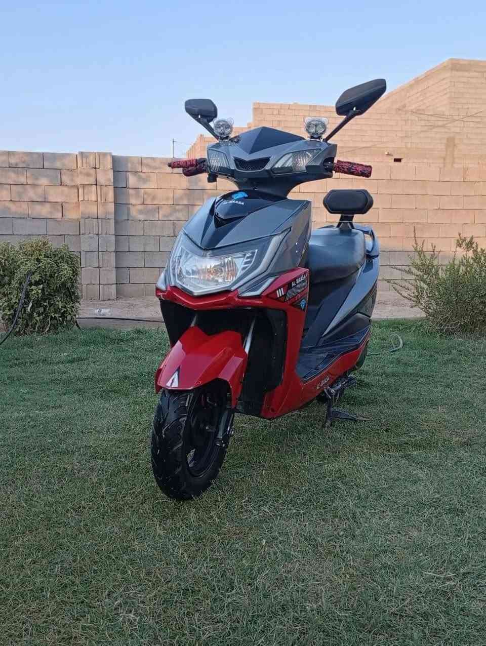 دراجة شحن • ٢٠٠٠ واط • بدون بطاريات