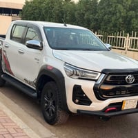 تويوتا هايلوكس 2024 SAR SAS 4x4 السيارة مرقم بغداد ب اسمي ضمان شركة سا...