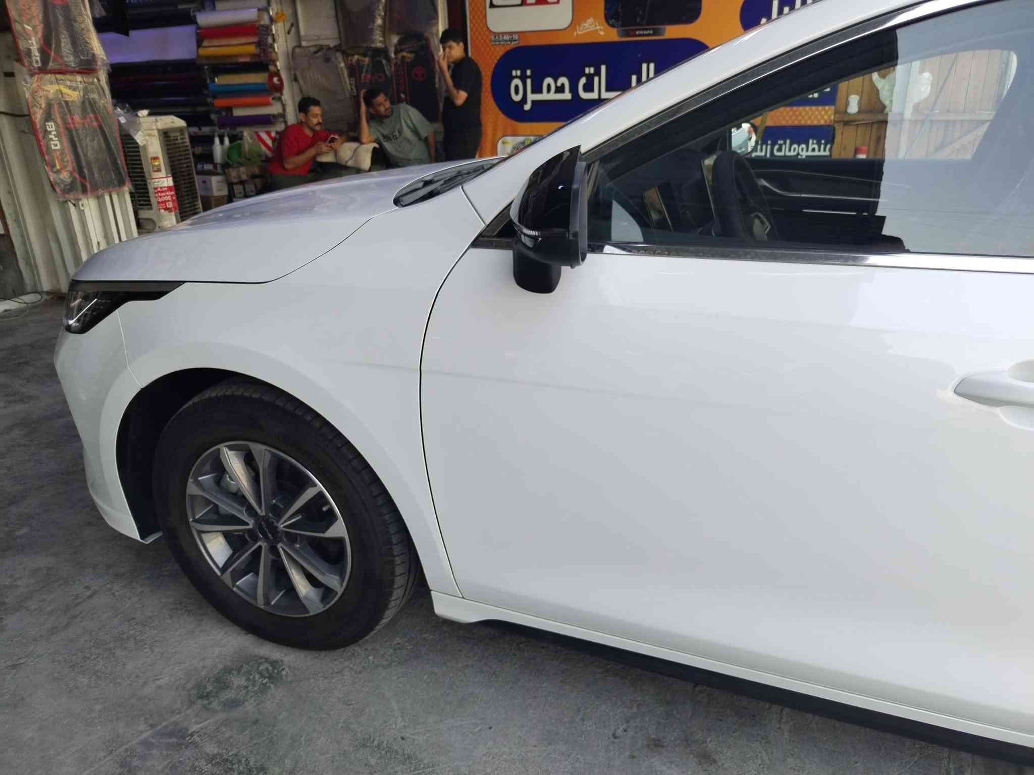 السلام عليكم سيارة للبيع بي وايدي موديل ٢٠٢٥ زيرو صفر السيارة مكفولة كفالة عامة اي نقص مابيه السيارة مصروف عليه مال جناي ستستم كامل دوشمه ارضيات لدات اماميه الشراي يتصل على هذا الرقم *********** بغداد الجديدة الغدير او بسماية
