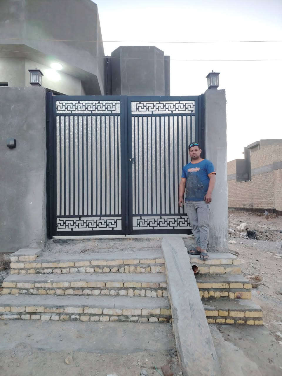 عباس الخفاجي حداد وصباغ  البيبان وشبابيك وطارات ومحجرات وختصاص حديد فقط العلوان الحيدريه ***********
