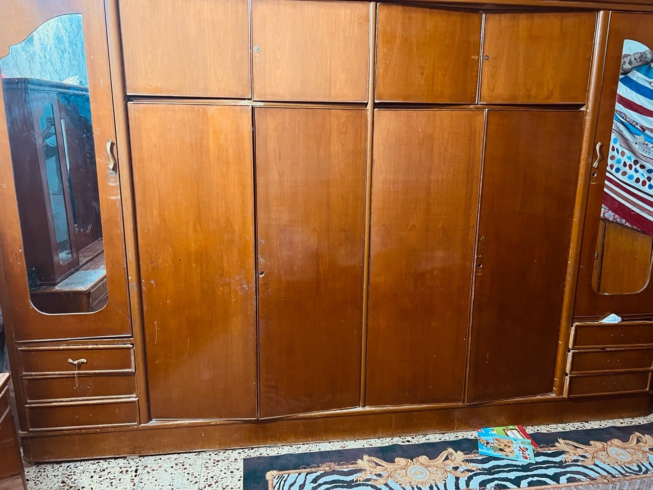 كنتور صاج ثقيل طابقين 6 ابواب مع ميز تواليت وزاويه السعر 530 وبي مجال زين تواصل ***********