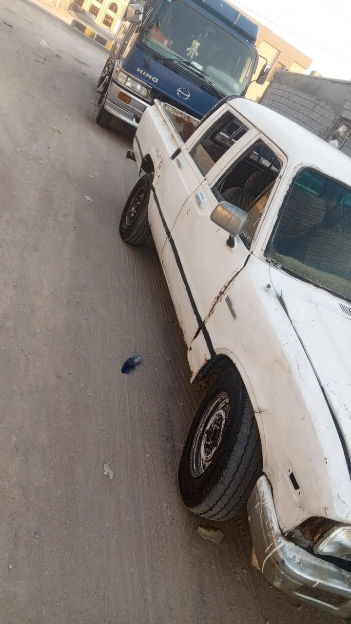 سلام عليكم سياره بيكم 1982 تيوته مكينه ثري واي مكفوله كهربائيات مكينه كير حداديه شاصي اكسل السعر 18وبيه مجال مكانهه البصره سفوان ***********
