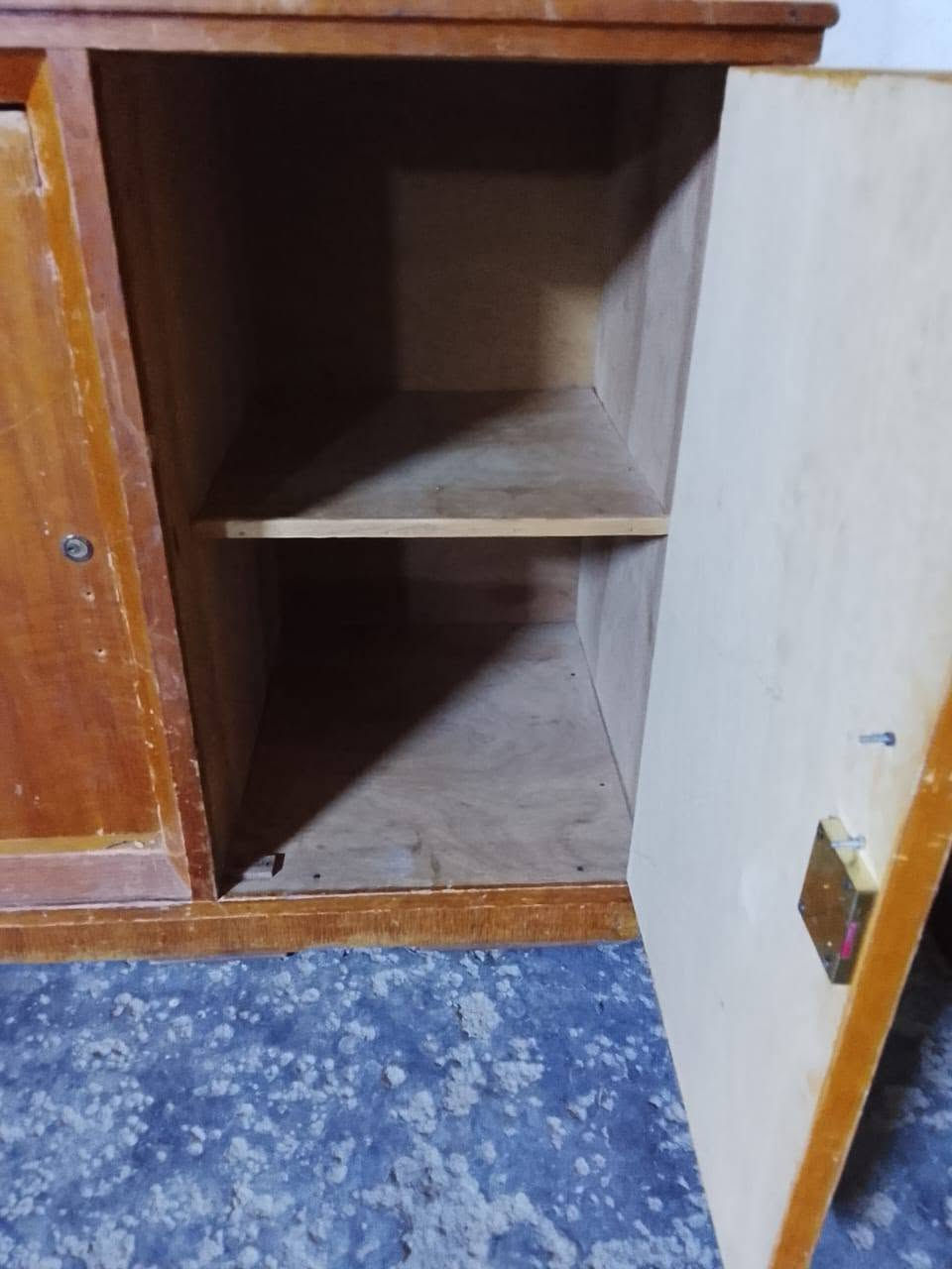 مكلفة بنشر بوفية حطاطه ب75 و بية مجال قليل نضيفةة المكان هيت حي الارامل خارج هيت حي الارامل  الاستفسار خاص علئ الرقم *********** يوجد توصيل كروه 
@إشارة
