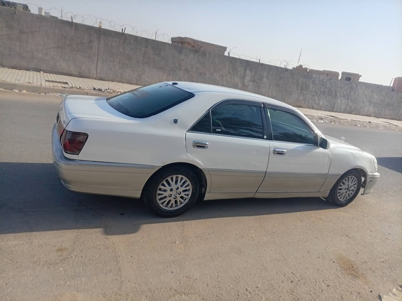 السلام عليكم ملكه ادوات للبيع موديل 2003محرك ديفور شرط كير شرط صدر جديد تبريد ثلج تخم تاير جديد كهربايات كلهه شغاله شاشه  لمس سعرها 27
رقم الهاتف ***********
