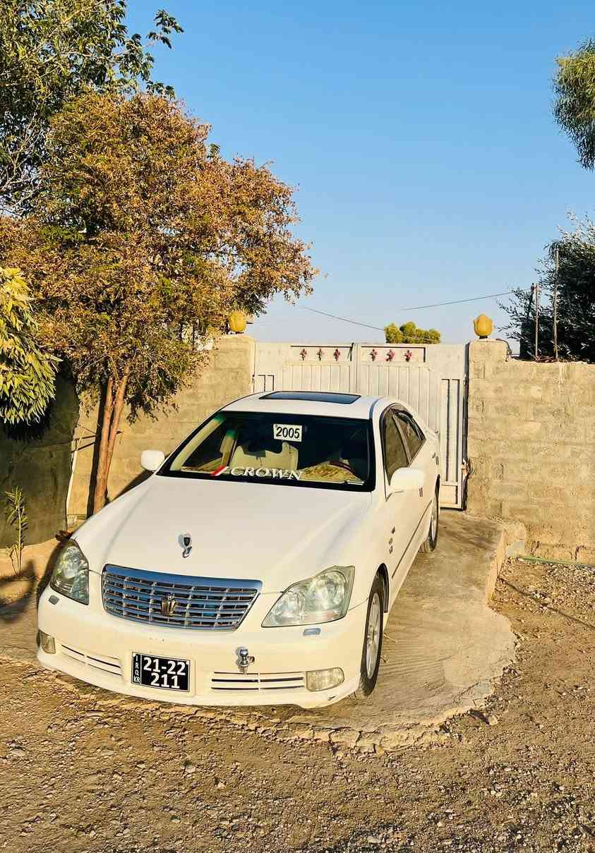 شاهینە ساغ
مەکینە ١٨٢.  مۆدێل ٢٠٠٥  ٣ دووگمە  پێش و دوای کراوە بە سپۆرت  کۆدەکەشی بەناوی خۆمانەوەیە تەنها دەرگای  سنوقی دواوەی  سبوغە 
کامل مەسرەفکراوە.  ٢ساڵە لای خۆمە  
دوو مانگە  مەکینەی تەشفیت کراوە    
٨٢ گەڵا و مەعامەلەیەکی برایانە
ژمارە موبایل ***********
