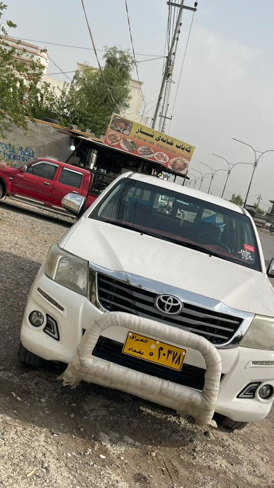 هايلكس ٢٠١٣ • نظيفه • ٣ قطع صدأ