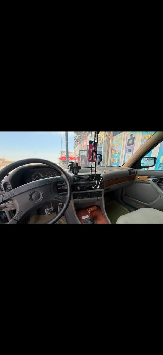السلام عليكم
BMW 735 للبيع مكانها بالديوانية  

السيارة مصبوغة عام للجمالية 

رقم بغداد الجديد التحويل ثاني يوم

دواخلها جديدة و مرتبها على ايدي 

كشنات جلد 

ويالة نحلة 

تخم تايرات جديد

مسويلها حمام كامل للسيارة نضيفة كلش 

كيرها جديد 

محركها نص عمر 

لايتات زنون بگ لايتات اشاير حتى بالصفاح كلها جديدة و كاملة 

الشراي يتصل ***********
