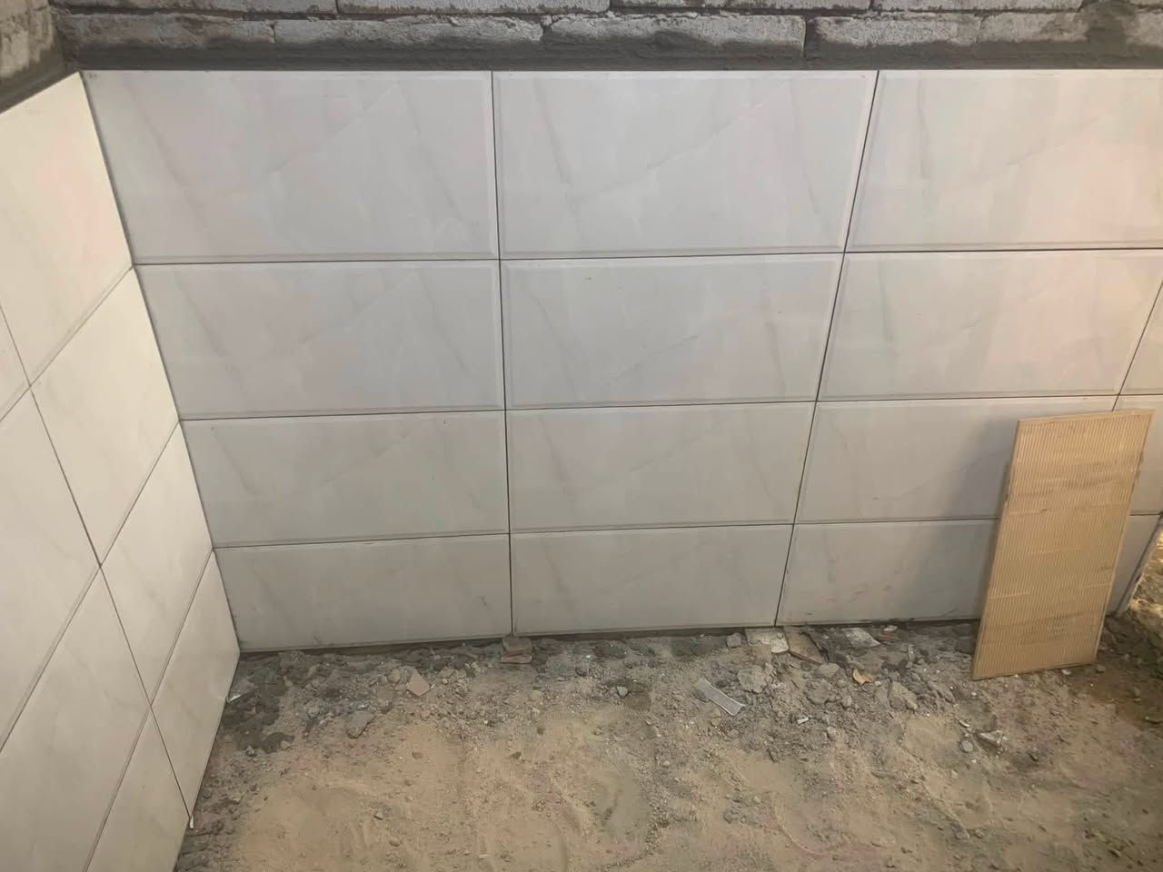 خلفه متفرق سراميك جداري ارضي الواح بايات درج شرط شغل وليزر. اسعار مناسبه ***********
