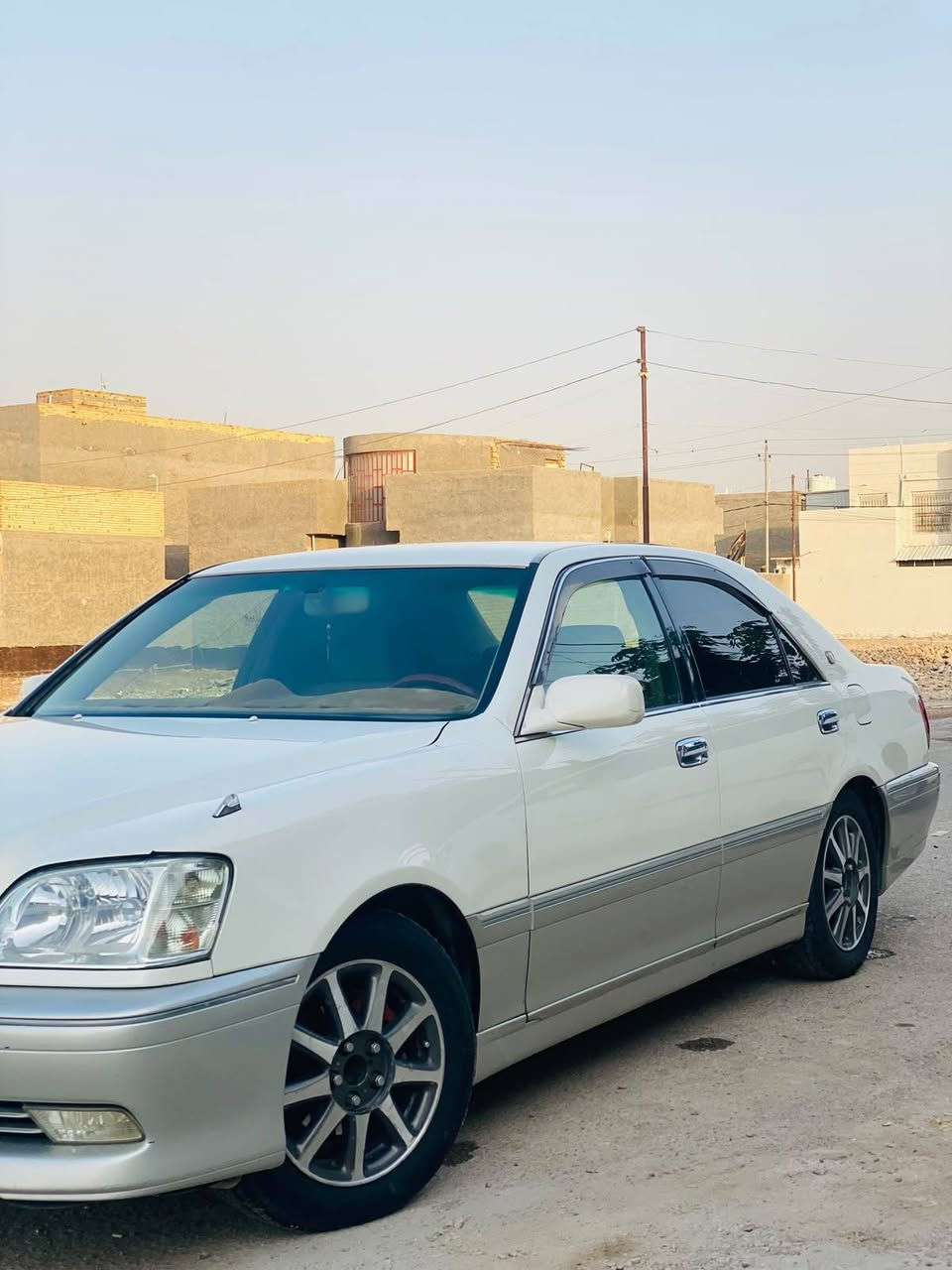 خضراوي   ملكه رقم كركوك موديل 2003
مدفوع كمرك وضريبه وكاله عامه ام صوره 

مكفوله كفاله عامه عراق ويابان من صبغ من ضربه  تحوير فوك وجوه نجف دشبول عارف العيساوي 

المواصفات 
اصل كرستال مو شد ؟ 
3 دكم 
مكينتها ديفور الكبير الحجم 3000 شاصي 75.
اربع كشنات كهرباء. 
ستيرن كهرباء.
برده خلفيه كهرباء أصليه.
مري كهرباء+هيتر 
ويل كب نجمه  حجمه16.بلادي ؟ 
اريل امامي كرستال شذره زرقاء.
لايتات كرستال زنون.
بگ لايتات كرستال لد.
شاشه كرستال ترحيب.
سستم ايرباگ سليم.
كروز تثبيت سرعه.
مري اشاره وترحيب عند الافتراب
مانع انزلاقTRC.
تخم تور اصلي 
شغالABS.
سستم صوت +دمامات فد شي.
حداديه +تخم تاير جديد.
سستم نياكل متكامله.
والسياره ماعايزه برغي كامله على اخر حبايه.
والسياره بالواقع اجمل من الصور بهواي مكان السياره بابل القاسم 
السعر 115 وبيها مجال  

رجاءً اذا ماعجبك السعر او مو شراي اعگب المنشور او تعلق تعليق حلو يدل على أخلاقك الراقيه وكلشي أكو بالسوگ. اي استفسار اتصال فقط  اعتذر *********** / ***********
