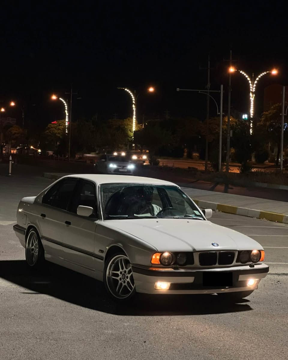 Bmw 1991موديّل
ئارمى پلاستيك سليمانى بە شەرتی حاسیبە 

مه كينه528 گیرحادی سلندر ئاسن کامل دەست کاریە بە ئەک سلەکەیەوە 
كيرو مه كينه به شه رت ته قه و رقه ى نيه

ده عمو ليدراوى نيه
مواسه فات:
٤ جام كاره با
ته بريت ساردو گەرم بەشەرت
بيّش كَه وره
لايت ناورەشی بیلاد
كامل پشتو پيشو ويل هه مو كَيانى M
تايه كانيشى نويّن
ناوغورفه ى بیلاد پەرۆ سفر سفرە
هەموو گیانی لەسەر دەقی شەریکە ماوەتوە 
[hidden information
بۆ نرخ تیل بکە خزمەت ئەکەم 
*********** رانية, السليمانية

