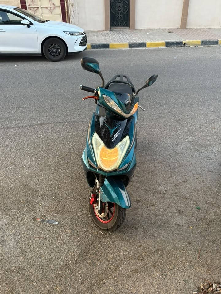 سلام عليكم دراجه سكنس لل بيع موديل 2024 دراجه كفاله عامه ما ماشيه   ما ماشيه فقط  ب بيت  بطارية جديده كلج ادامه كامله قايش جديد فقط اصعد او سوق فقط جام دشبول مكسور سعر 500 مراسله واتساب فقط عنوان نهاية شارع القدس من طرف جسر ساحة الاحتفالات ***********
