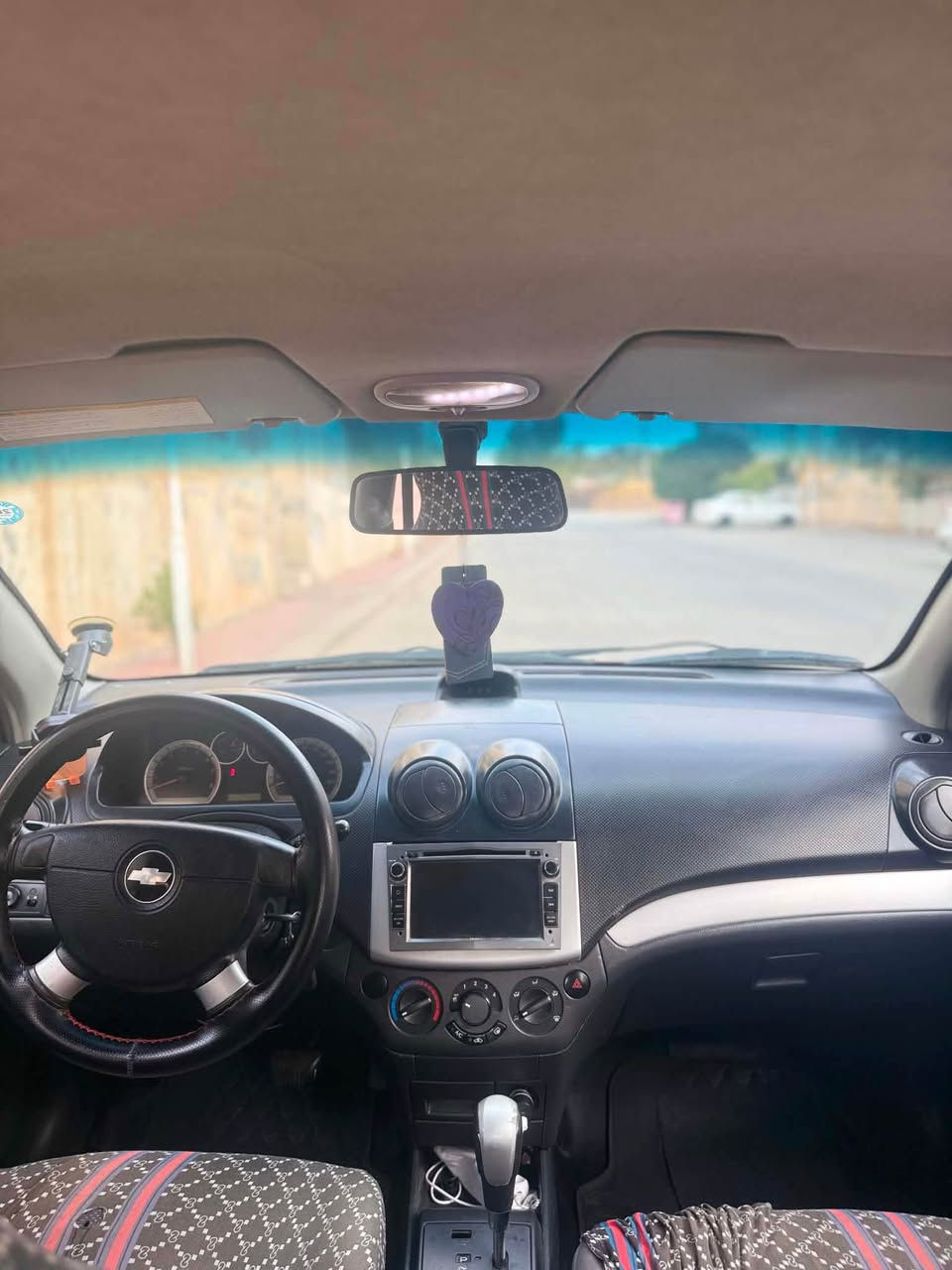 ئەڤیۆ ٢٠٠٩ مەکینە ١٦ ی گەورەیە تا بڵێ سەیارەیەکی جوان بێ مەسرەفە گێڕو مەکینەی گەورەیە سێ پارچەی بۆیاخە بێ دەعم سەیارەیەکی تنوتۆڵە سەنەوی ٦ مانگە بەسەرچوە نرخی ٥٨ گەڵا و کەمێک معامەلە *********** السليمانية, العراق
