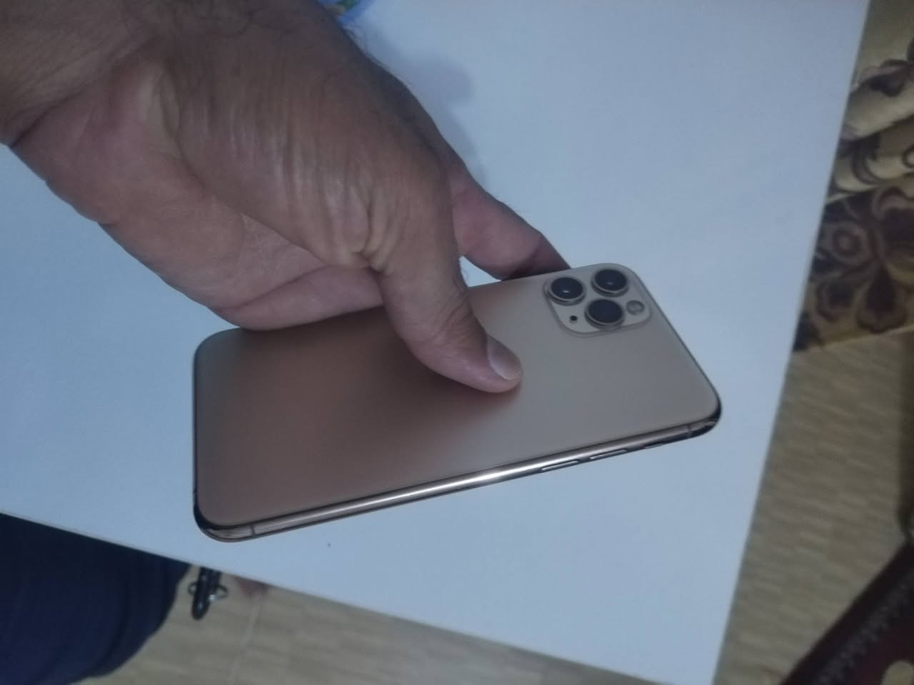 ايفون ١١ برو • ٦٤ • بطارية ١٠٠