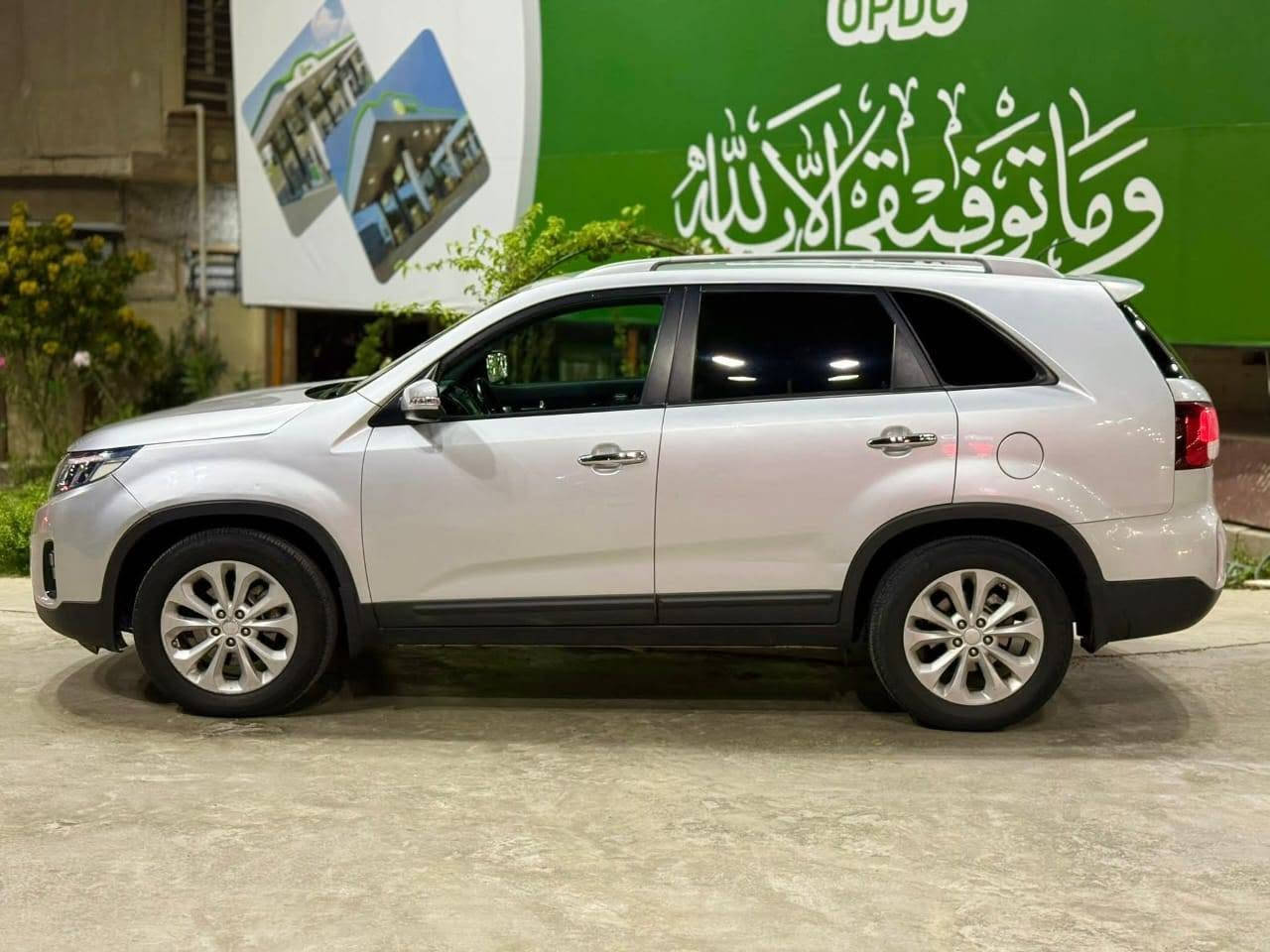 سورنتو 2014
مكينه 6
وارد امريكي
رقم بغداد بأسمي
فول مواصفات عدا لبنوراما
السونار موفق بالمنشور بدون صبغ فقط تبديل قطعتين نفس اللون
جاهزه بدون نقص ايرباكات سليمه 
السعر 140 مكاني بغداد استفسار ***********
