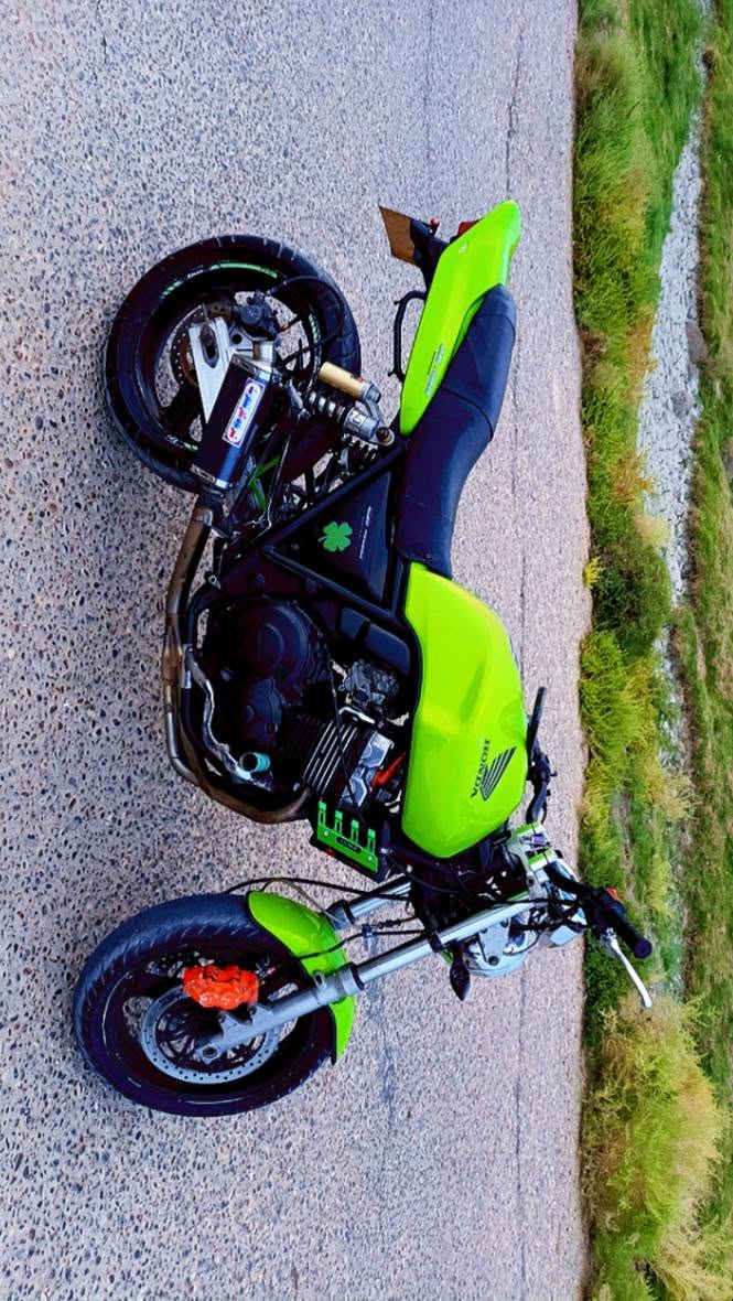 بطح • CB400 • اوراق كامله