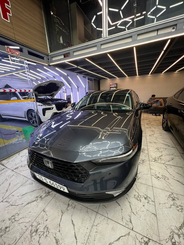 للبيع  هوندا اكورد 2024 تورنك اعلى مواصفات  
رقم الشاصي 1HGCY2F8XRA050850
ماشيه 23الف  ميل 
السعر 19.800$ 
مكان السياره بغداد الكرخ
***********

نص مكتوب في الصور:
- إضافة مقطع صوتي استكشاف الاقتراحات التأثيرات النص الملصقات اقتصاص