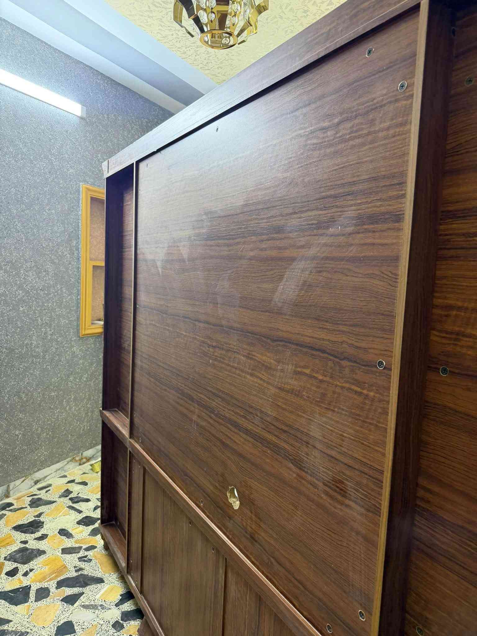 السلام عليكم اثاث كلش نضيف كنتور كومدي ومكتبه صاج وزن ثقيل *********** مكتبه ٣٠٠ قابل لل تفاوض كنتور ٢٠٠ وقابل لل تفاوض
كومدي ١٧٥ ويضا قابل لل تفاوض
