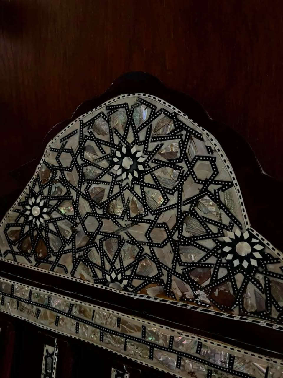 السلام عليكم يوجد سيت اربسك صدف مصري توصا كراسي عدد 2مع طبلات عدد 4 مع علبة كلينكس ومقدمة جكليت وقواعد أكواب للاستفسار الاتصال على الرقم ***********
يوجد وتس اب
