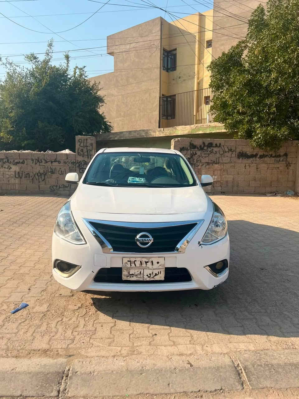 السلام عليكم
نيسان سني ٢٠٢٠ 
السياره بيها تبديل قطعه وحده البنيد 
وبيها بوارد 
ماشيه 142 فقط 
عليها ادامه كامله 
حداديه جديده 
منضومه بانزين جديده
مكاني بغداد 
والسعر ٨٦ وبيها مجال 
***********

