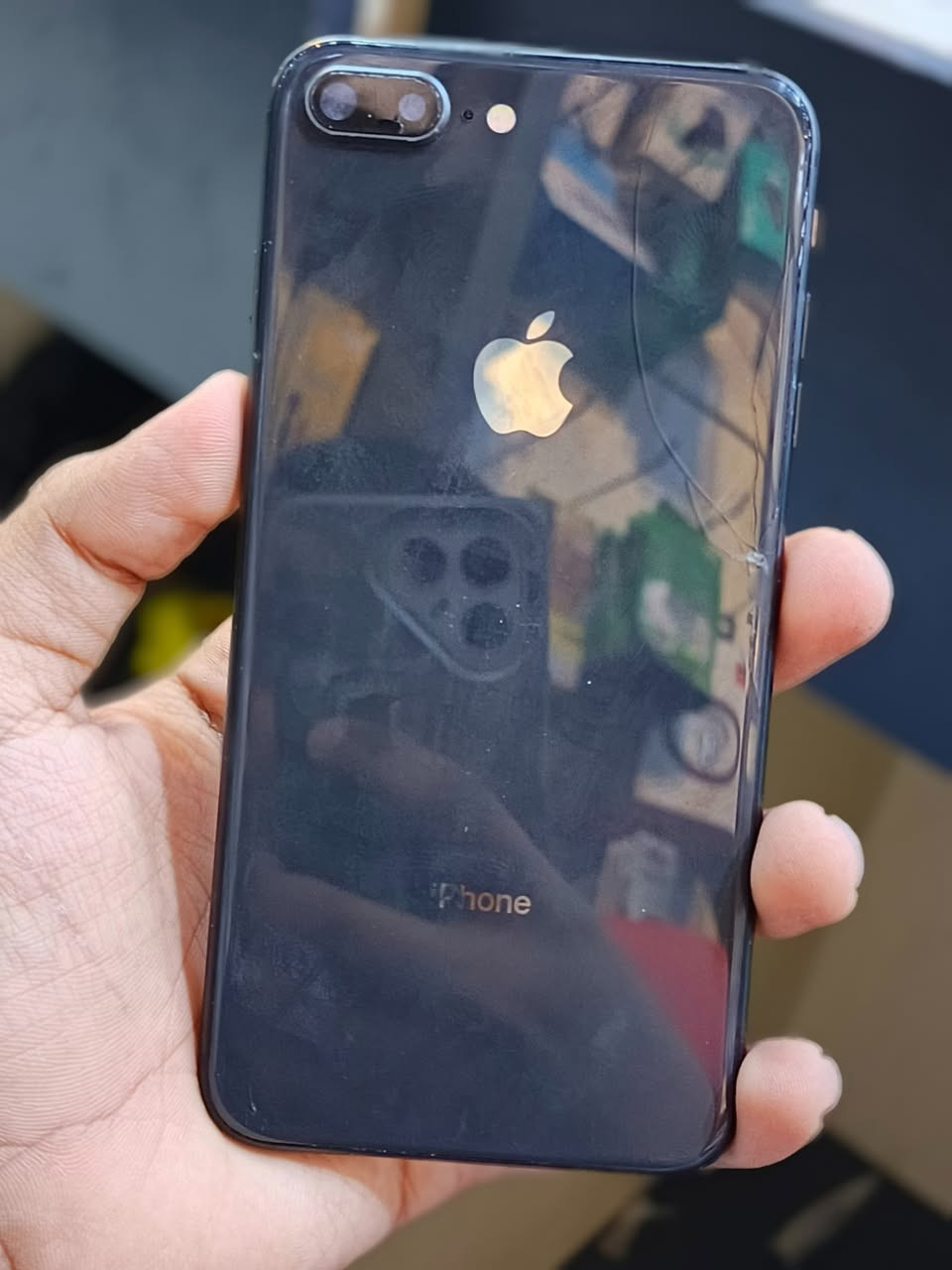 ايفون 8 بلس • ٢٥٦ • بطارية ١٠٠٪