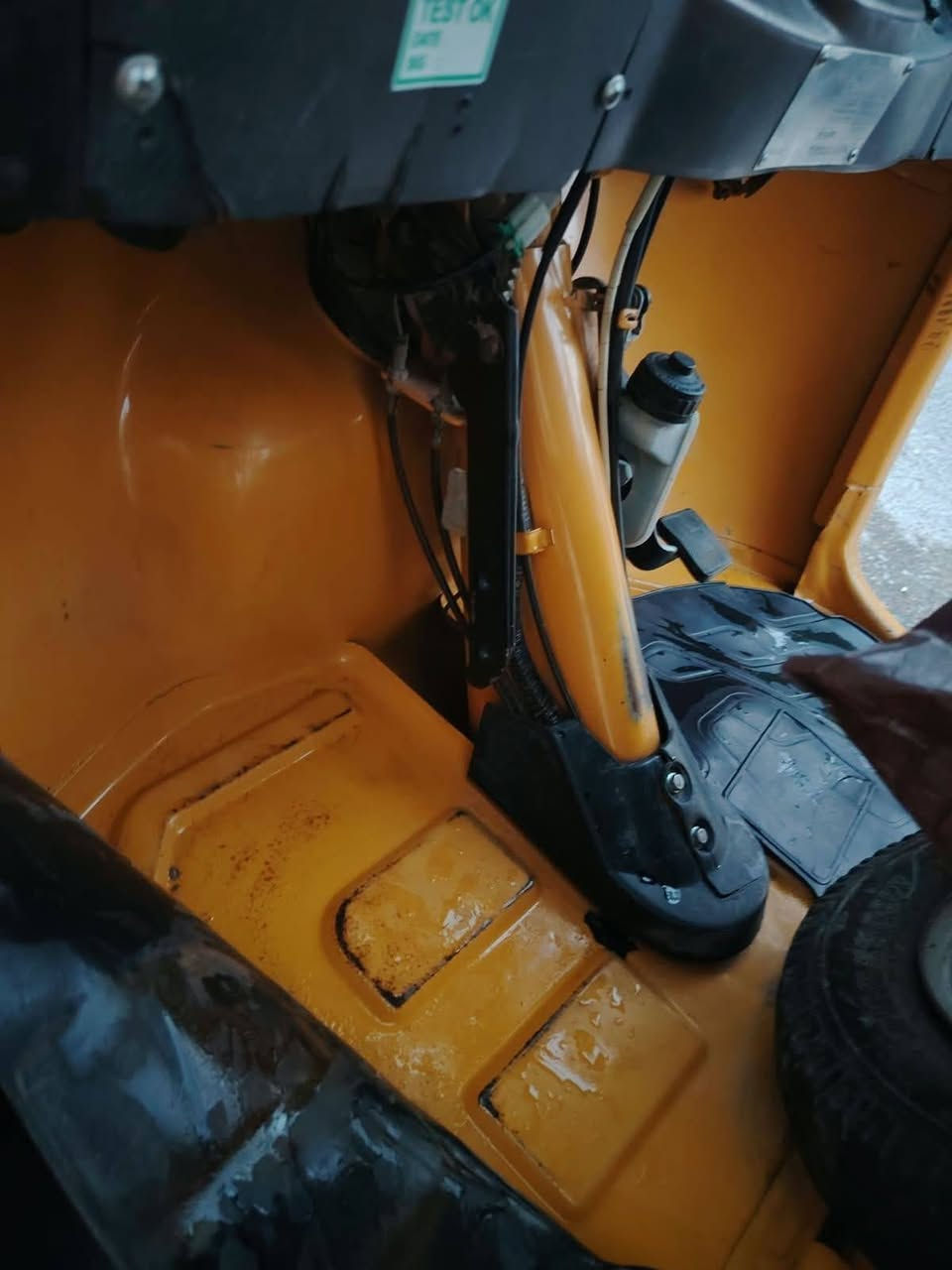 سلام عليكم تكتك لبيع تكتك تي في اس لبيع موديل2020 تكتك نضيفه مكفوله من كلش رقم انكليزي تحوبل ثاني يوم السعر 6 ملايين وبيه مجال رقم هاتف ***********
