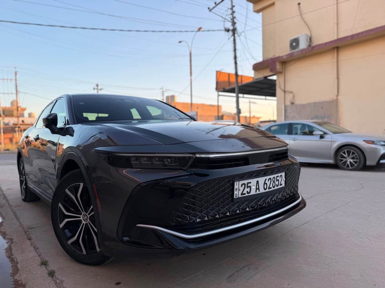 TOYOTA CROWN 2023 Limited 
‎تويوتا كراون 2023 لمتد 
#بسعر كامري
‎واحد ع واحد
‎بصمة
‎نظام المفتاح الذكي
‎تبريد-تدفئة المقاعد
‎شاشة كاربلي
‎مثبت السرعة
‎شاحن لاسلكية
لايت ليد
‎سقف بانوراما 
‎رادار ٣٦٠ درجة
‎مستشعر وقوف
‎إغلاق الأبواب الناعم
‎لوحة قيادة الكتروني 
‎مانع للانزلاق 
‎هاند بريك بصمة 
‎اوتو هولد 
‎سماعة JBL🔊
‎تبريد مركزي

الضررها فقط البنيد صبغ 
ارباك بس سترين طاك راجينا سيستم 
و بين باب و جاملغ  سكن تعديل بارد
صورة الحادث موجود 
ملاحظة/ فقط راس شاصي بيها 
سيارة رقم كركوك مشروع وطني 
تحويل ثاني يوم 
السعر 142 و مجال 

***********
واتس اب كركوك, العراق
