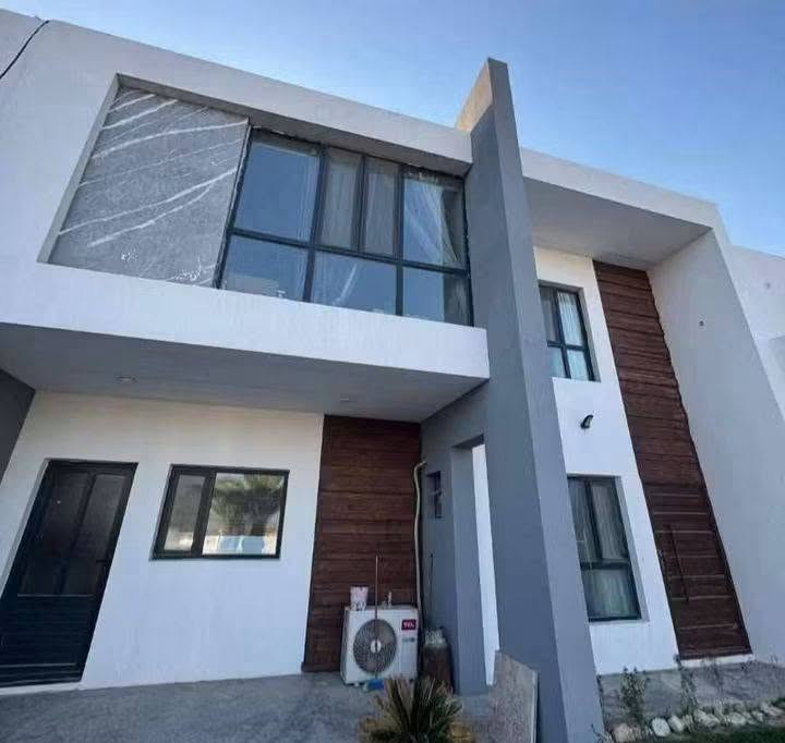 دار للايجار ١٥٠متر مربع طابقين في مجمع اللؤلؤة السكني
مقابل علوة النجف النموذجيه...
يحتوي على استقبال وغرفة وصالة ومطبخ وصحيات عدد ٢
والطابق الثاني غرفة وحمامات...الإيجار ٣٥٠ قفل مقدمة شهرين

نص مكتوب في الصور:
- sales@4th-dim.com *********** - *********** - 6115 البعد الرابع 4 FOURTH DIMENSION Architecture Engineering Procurement | مجمع لؤلؤة النجف السكني من مشاريع مجموعة البعد الرابع
- sales@4th-dim.com *********** - *********** - 6115 4 FOURTH DIMENSION مجمع لؤلؤة النجف السكني من مشاريع مجموعة البعد الرابع