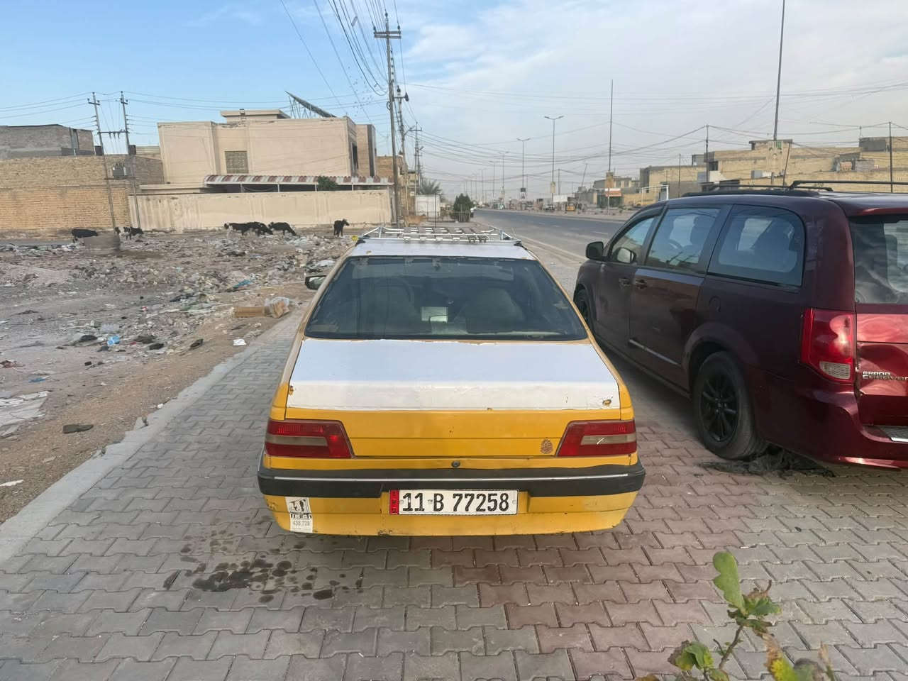 سلام وعليكم سياره بيجو لميس للبيع أو مراوس حسب القناعه مكاني بغداد سياره جاهزه من كلشي تبريد شغال كير مكينه تخم تاير رقمي *********** سعره ٣٠ وبيه مجال موديل ١٢
