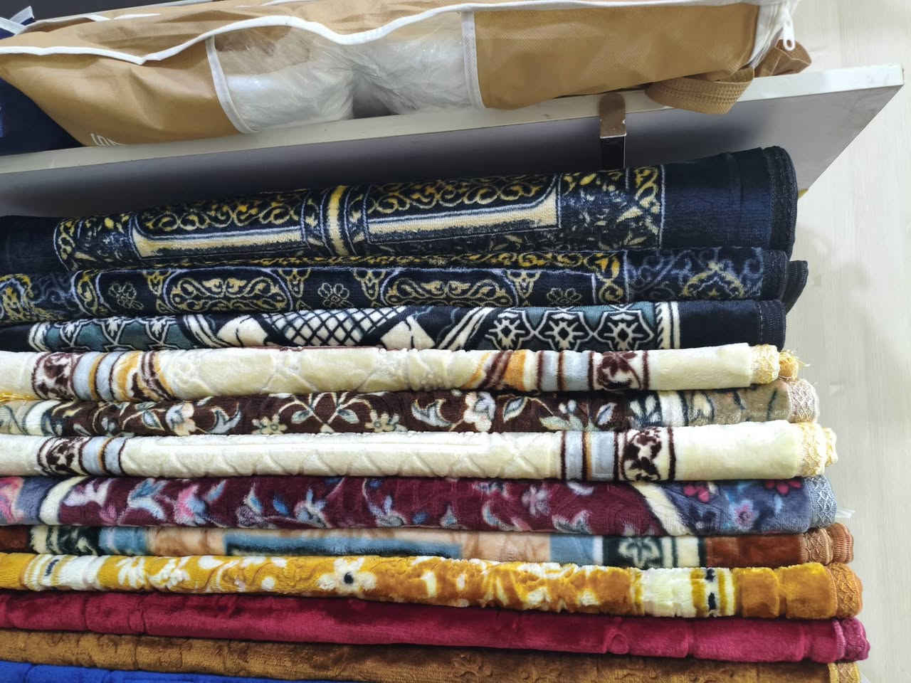 يوجد لدينا سجادة صلاة طبي 
بالالوان وأشكال مختلفة 
وبسعر مناسب جدا 

يوجد  توصيل للمحافظات 
يوجد توصيل داخل الخالدية 
للاستفسار الاتصال ***********
يتوفر واتس اب 
محلات زمزم والميقات لتجهيز هدايا الحج والعمرة 🕋
ومناسبات الافراح والتخرج ومناسبات ولادة الاطفال 🎉🎈
وهدايا عامة 🎁 وساعات⌚⌚  والعطور 🎁

الخالدية ـ بداية شارع عشرين ـ محلات حجي حامد_ بجوار مكتبة الضياء 
خلف مستشفى الرشيد الاهلي
