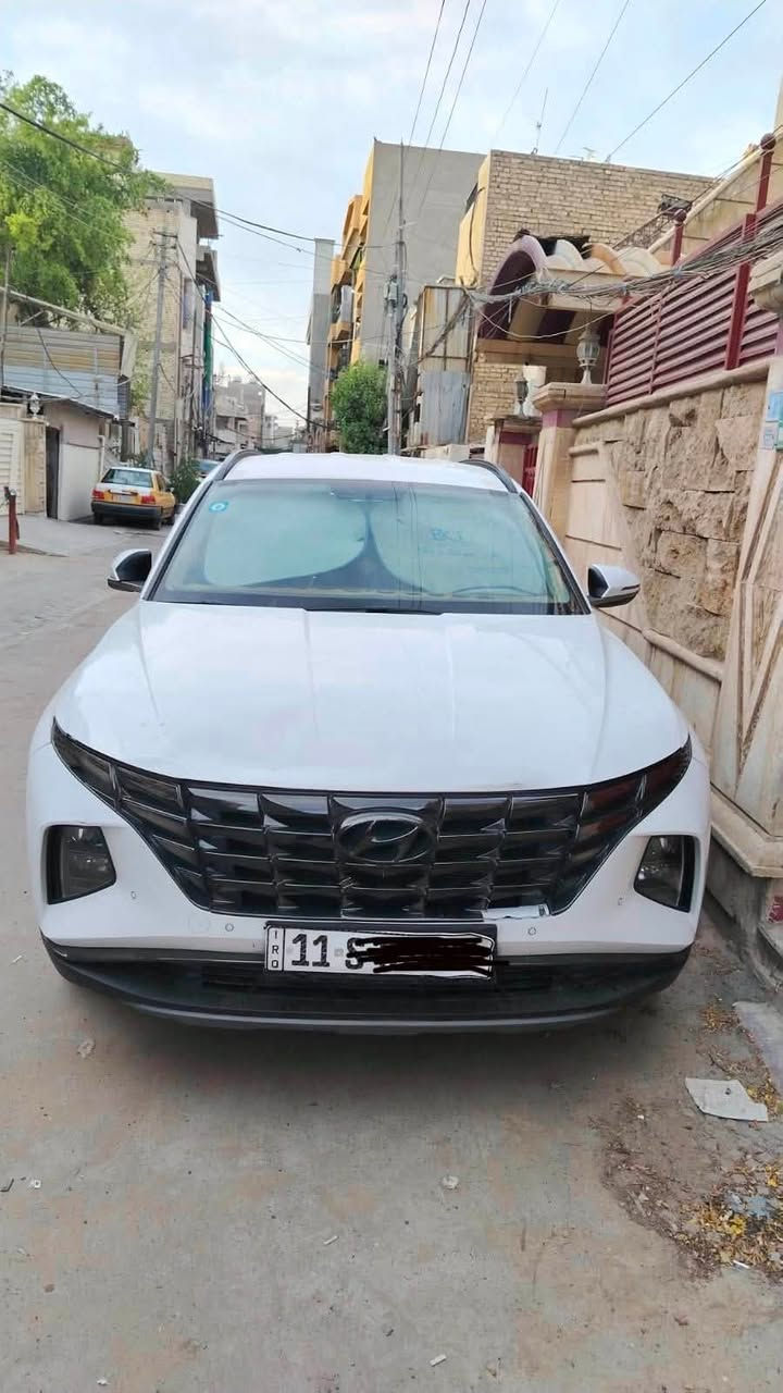 سلام عليكم لبيع توسان موديل 2023 خليجي السياره جديده عدا ضربه بالبنيد بسيطه و ما مصلحها حتى تشوفها بعينك  ماشيه  50 الف السياره رقم بغداد بأسمي  تحويل مباشر 
السياره فوول مواصفات عدا فتحة سقف و كشنات مو جلد السياره جديده واكفه بالباب و نشغلها كل 10 ايام نص ساعه ما متحركه و لا طالعه شرط حتى ما مغسوله بعدها ب التراب 
مكاني بغداد الكراده و على شرط تشتري تسوي مكاتبه مروريه و تحول ب اسمك لان ما نتحمل مسؤوليه تبقى ب أسمنا 
 السعر 18 الف $ قفل 
الاستفسار ***********

