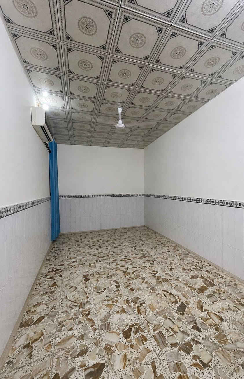 السلام عليكم
بيت للبيع طابو
المكان حي الشهداء قريب على الجسر الجديد المساحة 200 
يحتوي على ديوانية وصالة ومطبخ وغرفتين واثنين منور وحمام داخلي وخارجي 
السعر 70 مليون وبيه مجال
للاستفسار ***********
